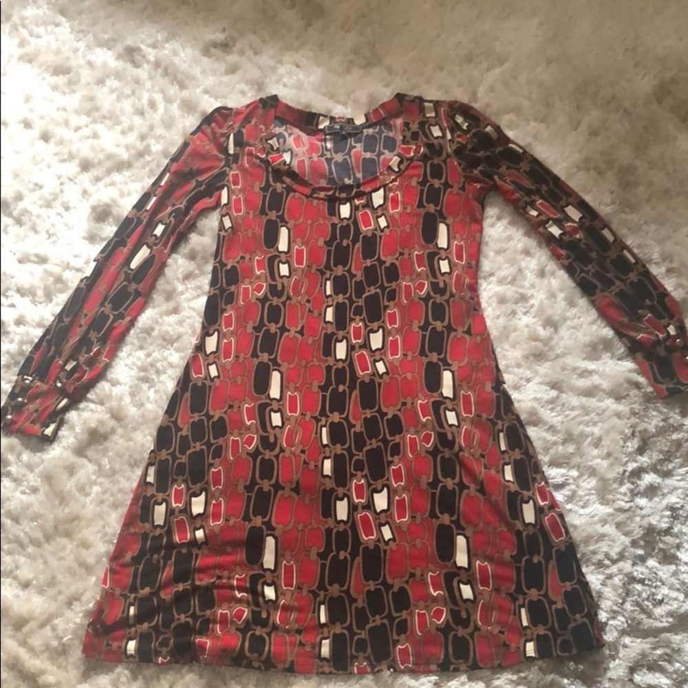 Chain link patterned long-sleeve dress
